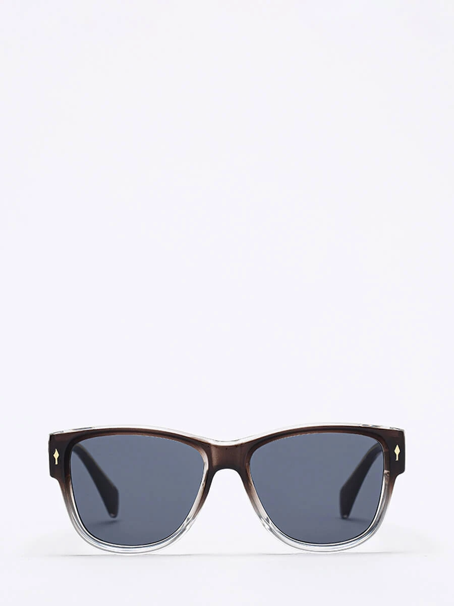 коричневый