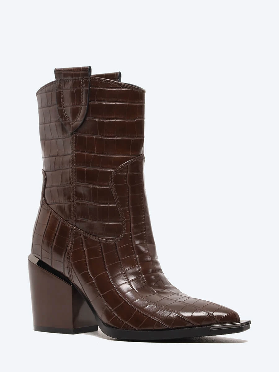 коричневый