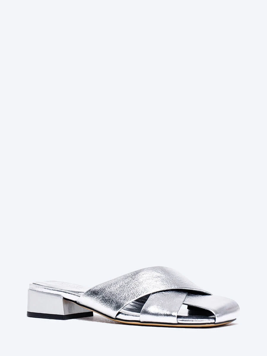 серебряный