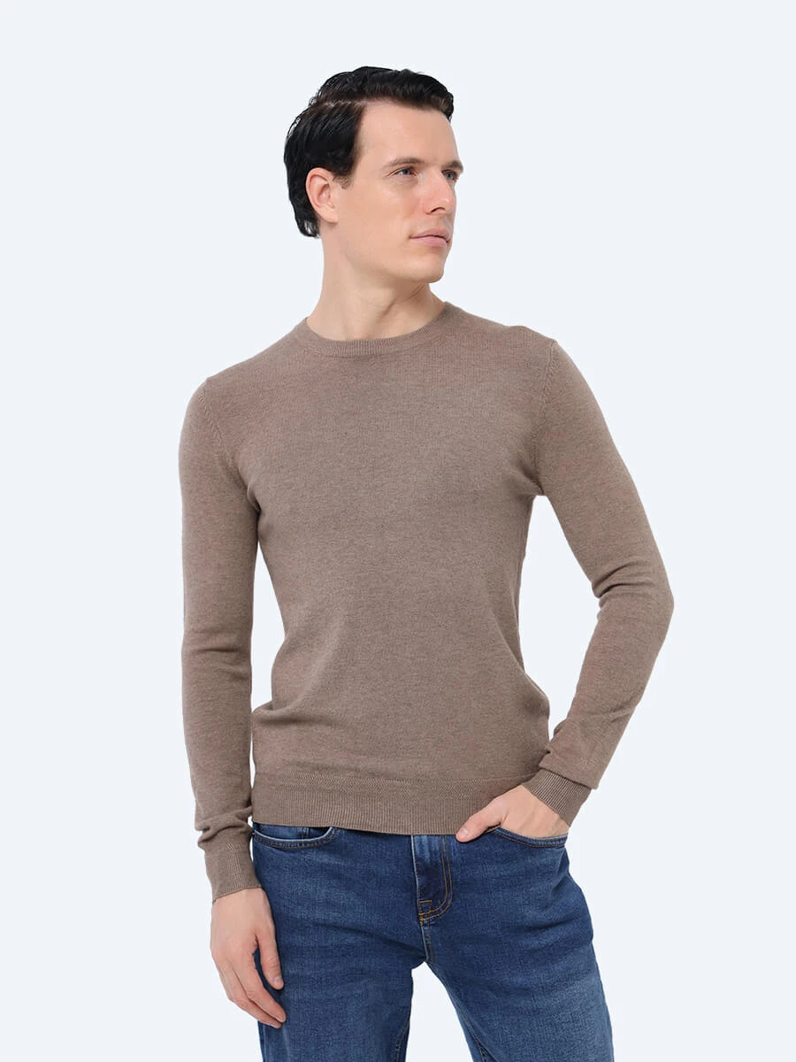 коричневый