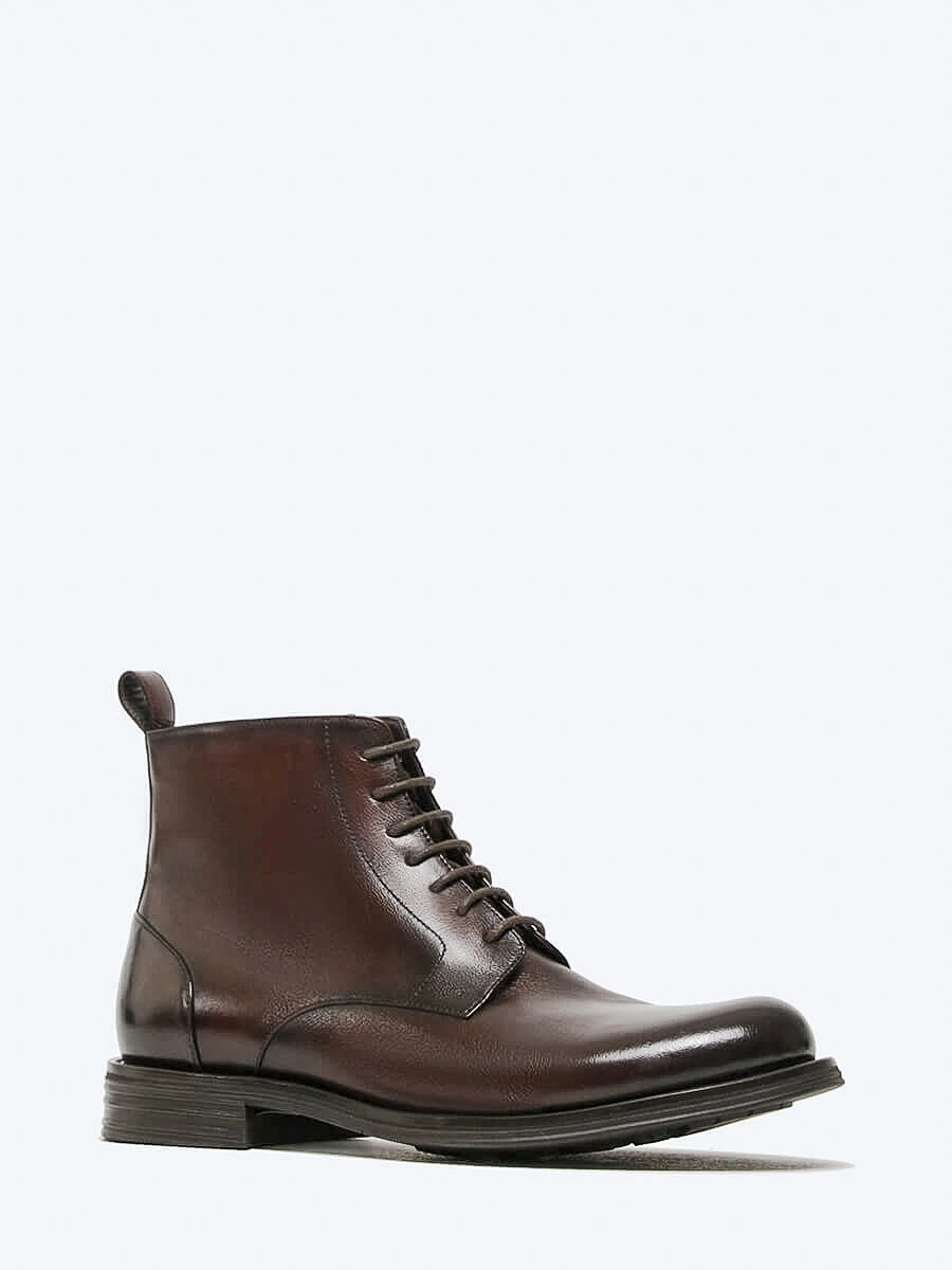 коричневый