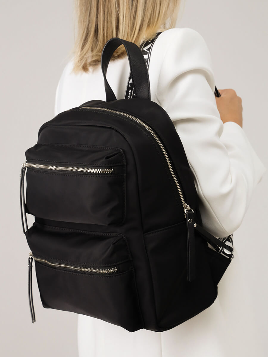 SU0315-01 Рюкзак женский черный+текстиль